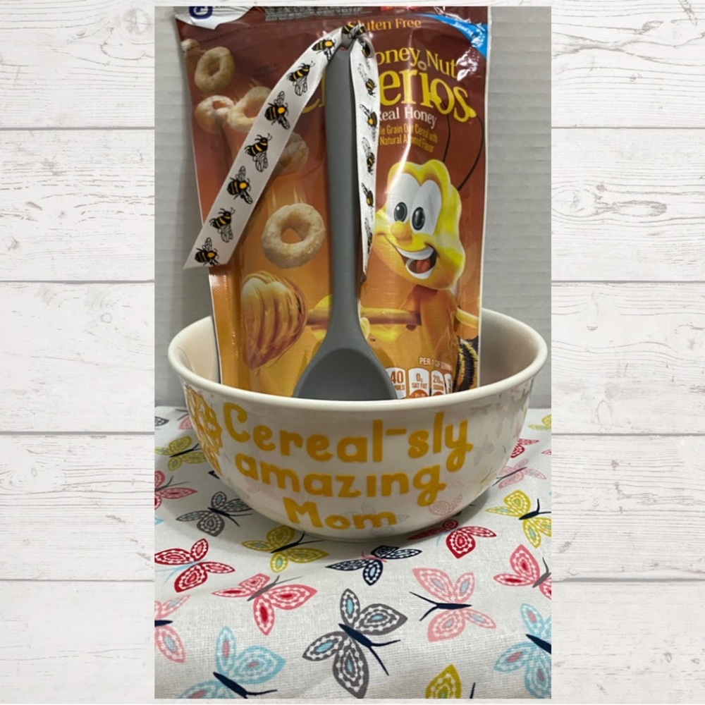 New handmade/Cereal-sly amazing Mom /Royal Norfolk ceramic bowl and spoon/